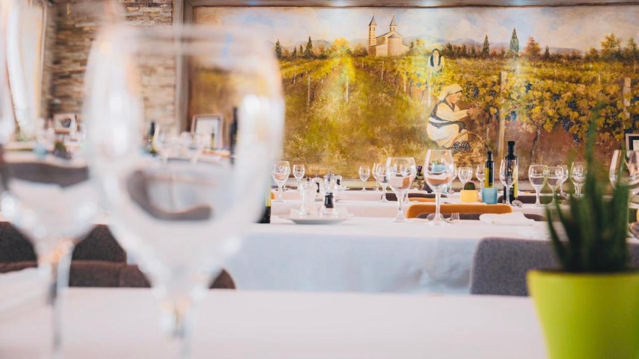 Wine Hotel Cesarica Međugorje Extérieur photo