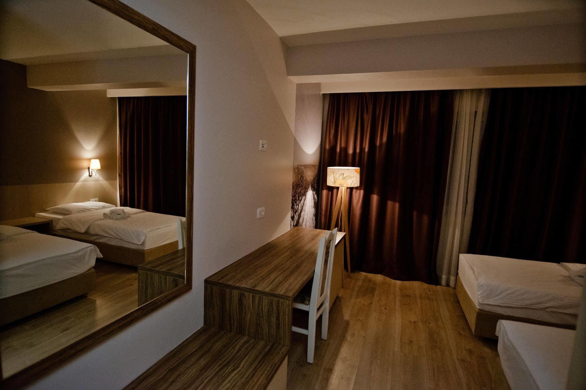 Wine Hotel Cesarica Međugorje Extérieur photo